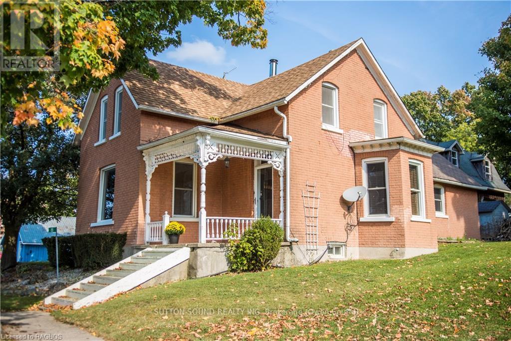 8 ELIZABETH DRIVE