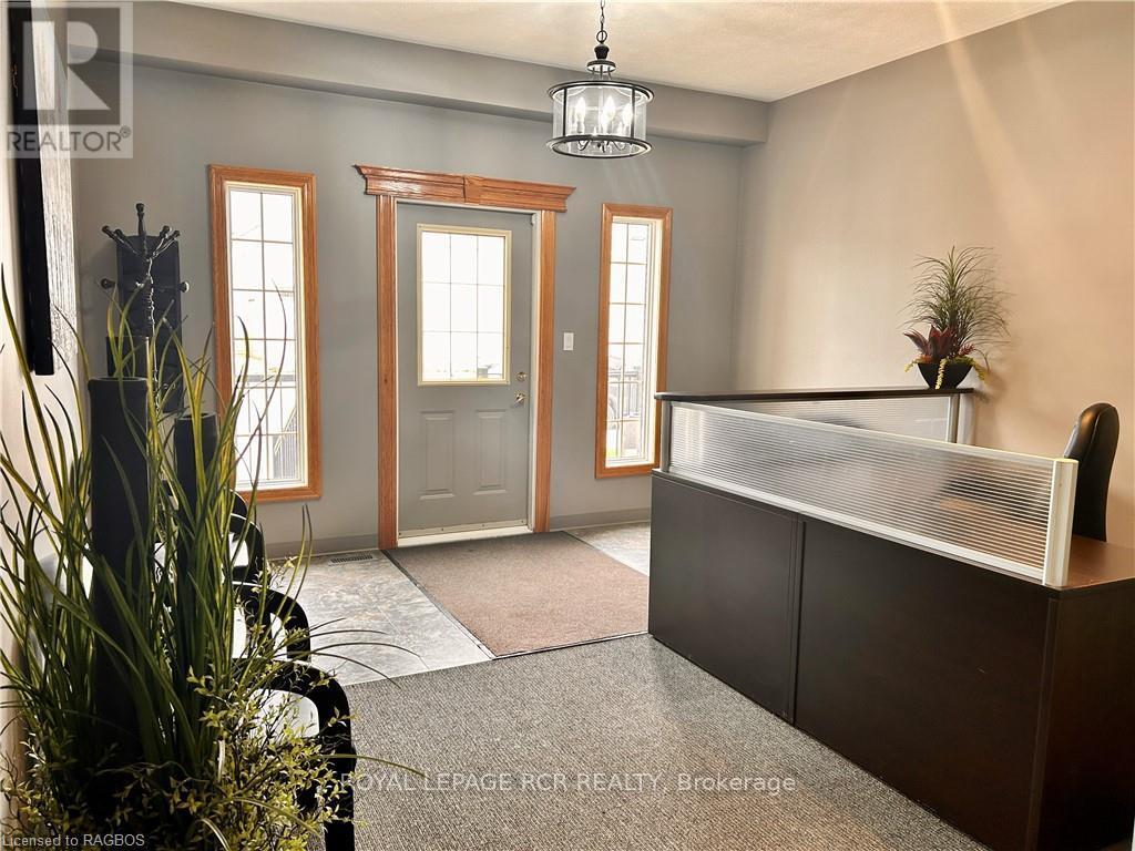 11 Durham Street E Property Photo 6
