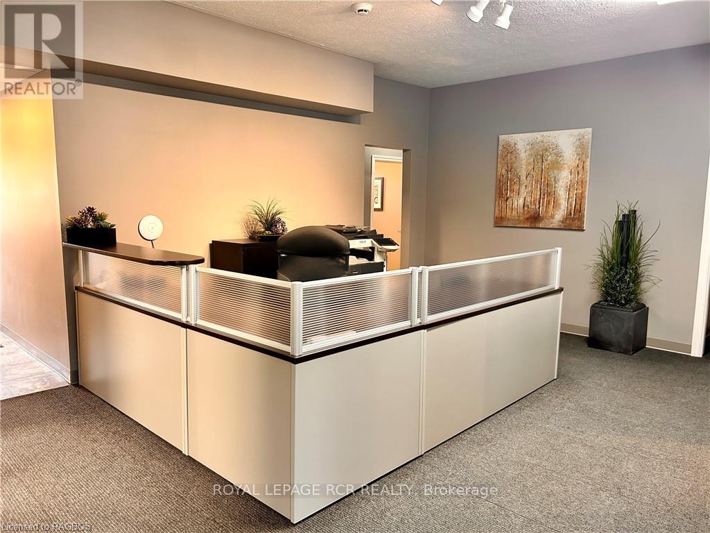11 Durham Street E Property Photo 8