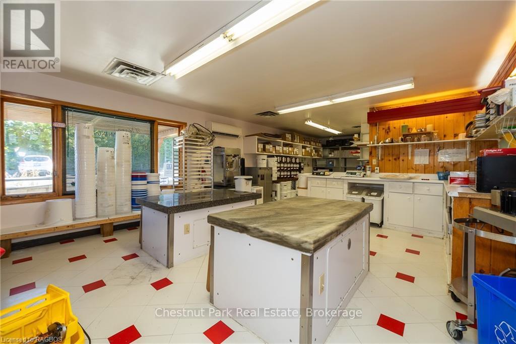 18 Bay Street S Property Photo 15