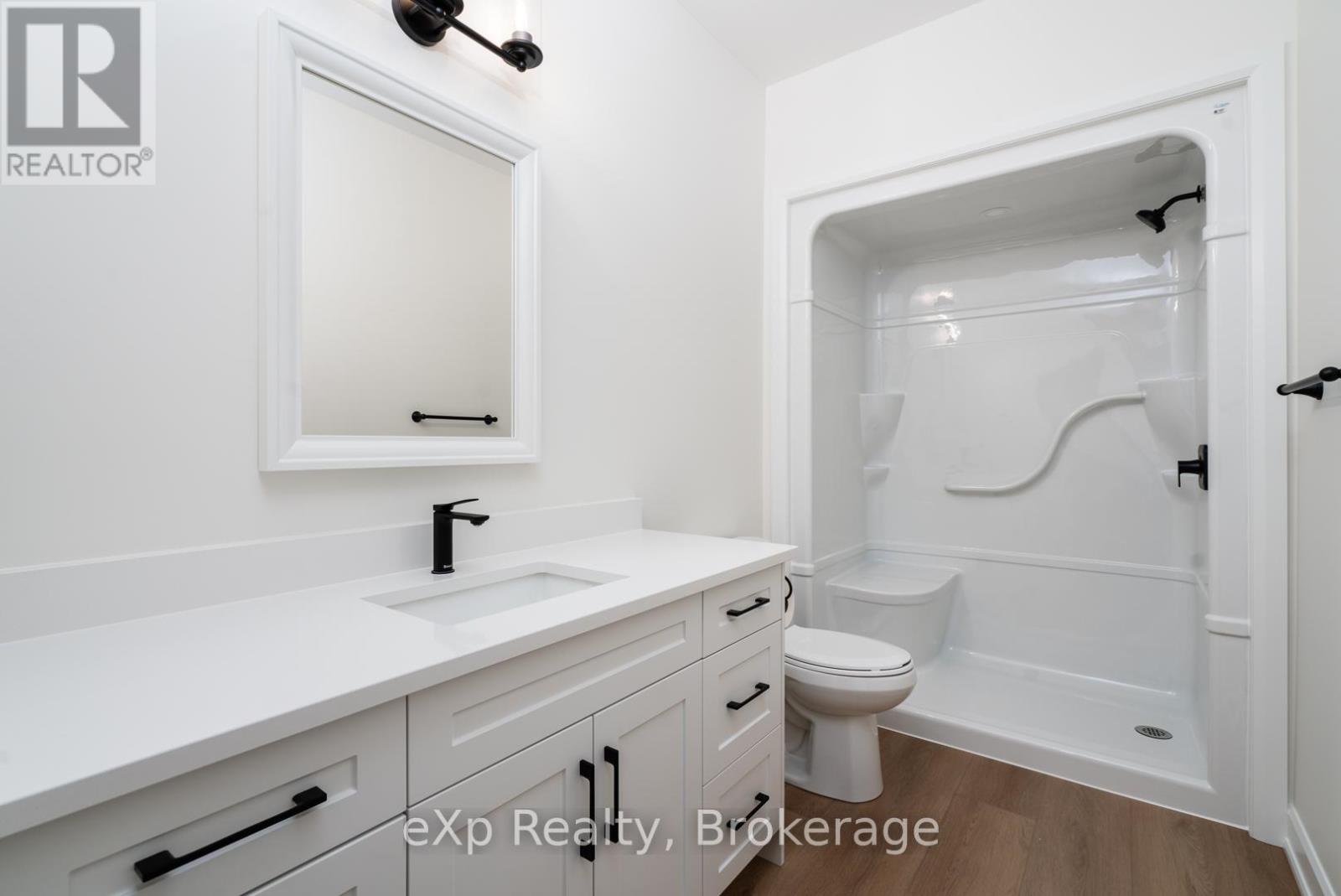 12 Janet Street S Property Photo 19