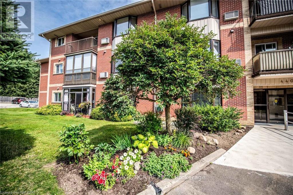 302 - 440 Durham Street W Property Photo 2