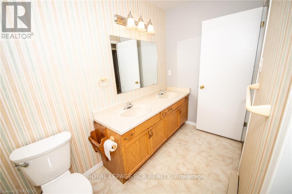 302 - 440 Durham Street W Property Photo 30