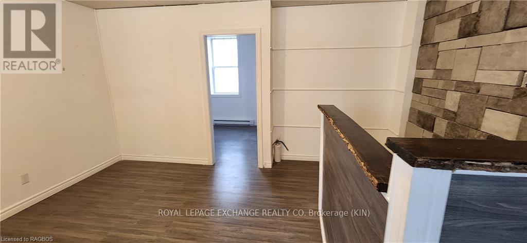 82 Huron Street Property Photo 4