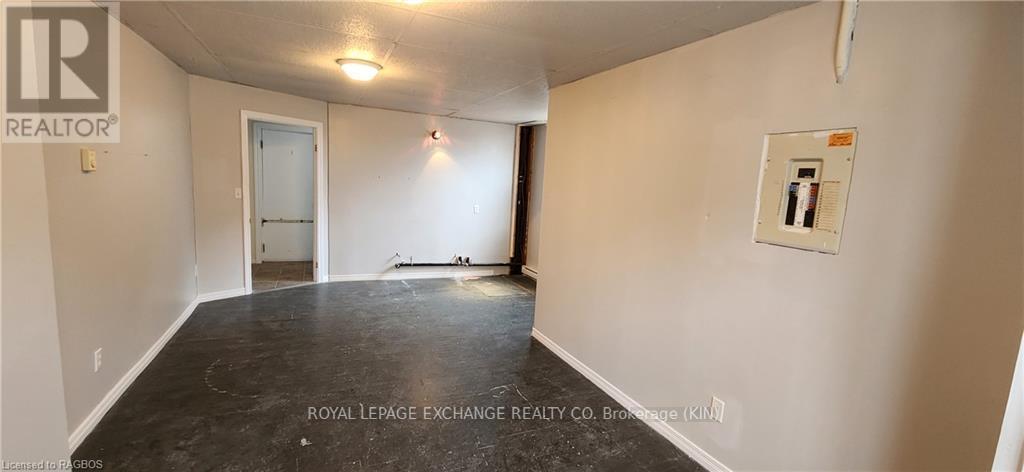 82 Huron Street Property Photo 8