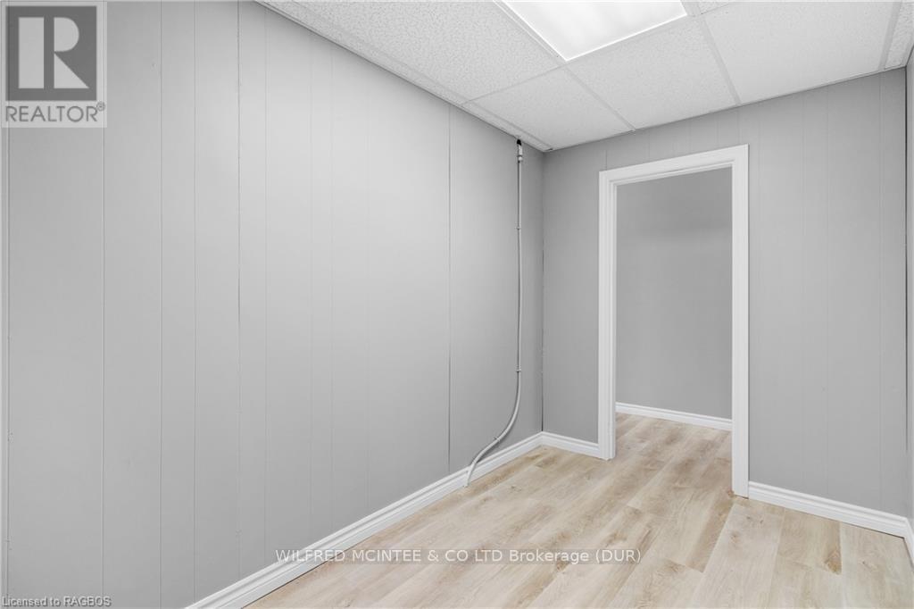 4 Elora Street N Property Photo 6