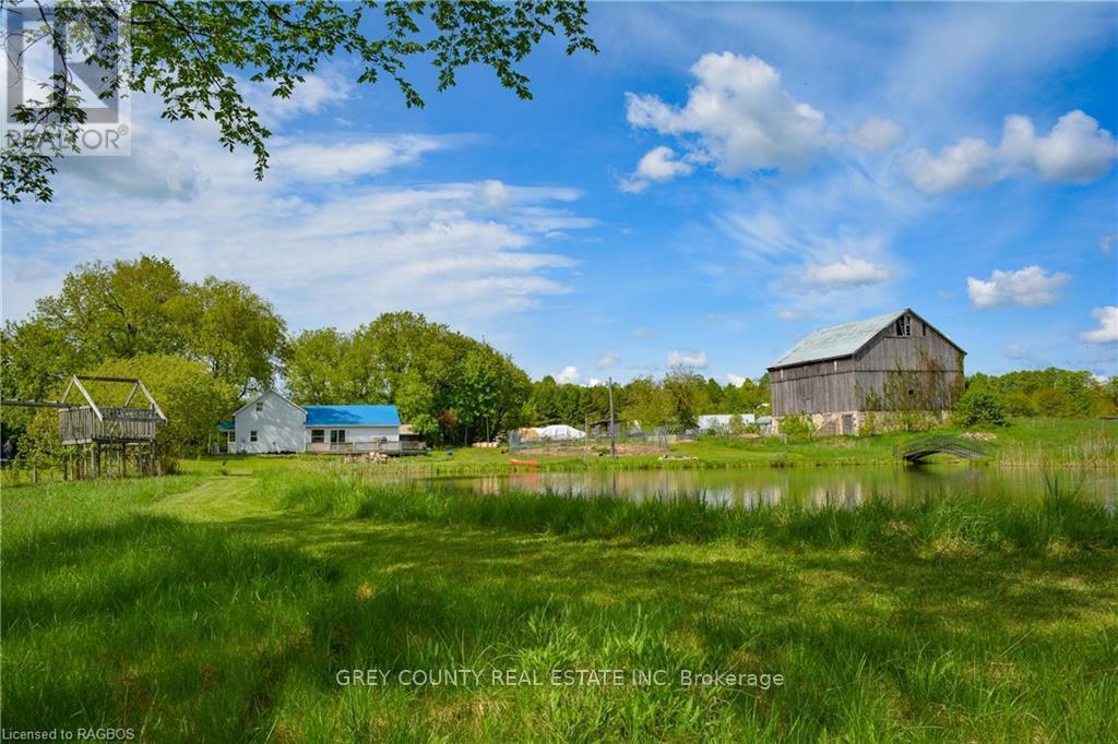 520299 Thistlewood Road Property Photo 4