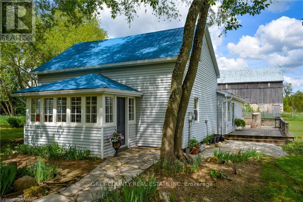 520299 Thistlewood Road Property Photo 6