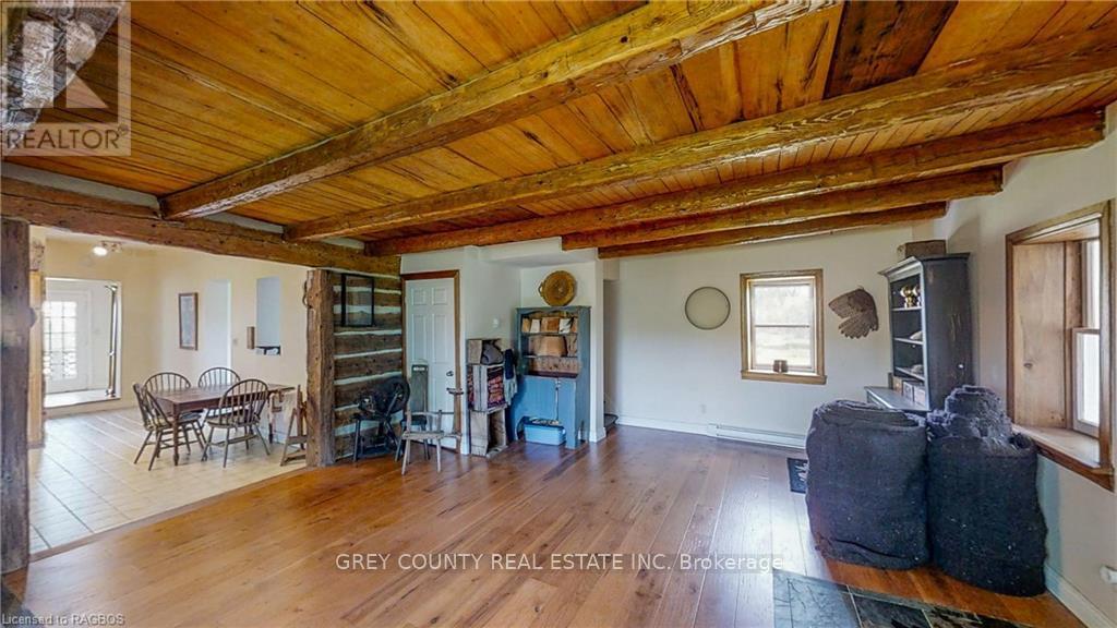520299 Thistlewood Road Property Photo 9
