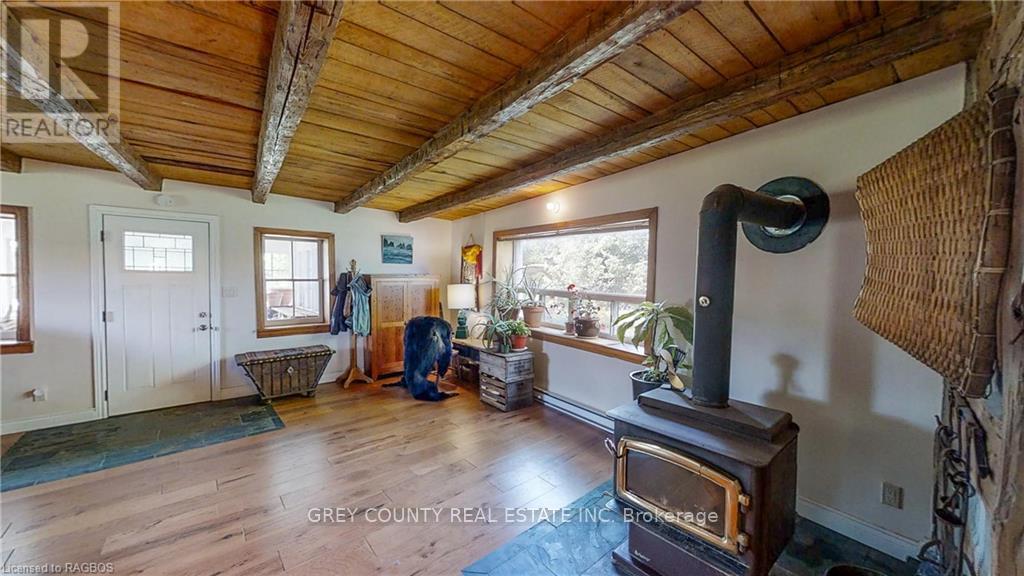520299 Thistlewood Road Property Photo 11