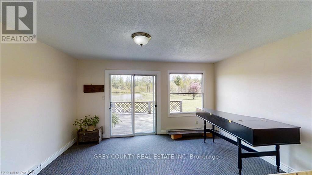 520299 Thistlewood Road Property Photo 15