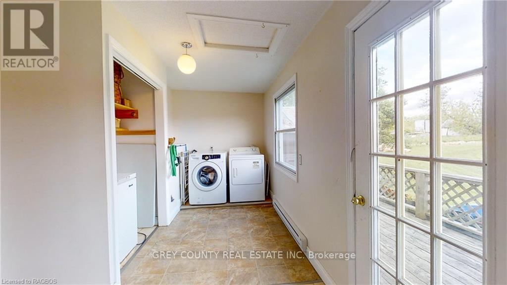 520299 Thistlewood Road Property Photo 17