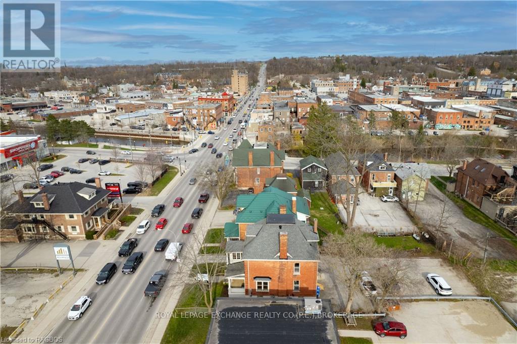 167 10th Street W Property Photo 4