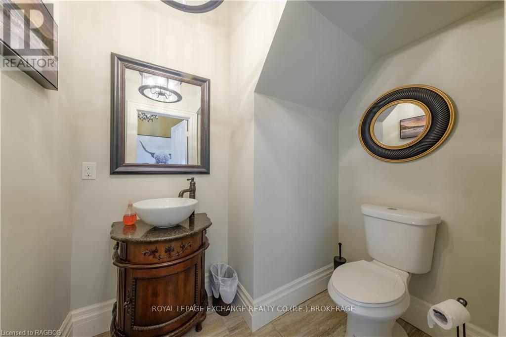 167 10th Street W Property Photo 18
