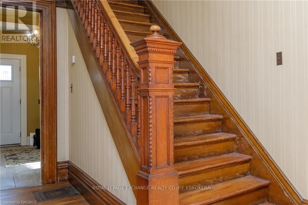 167 10th Street W Property Photo 20