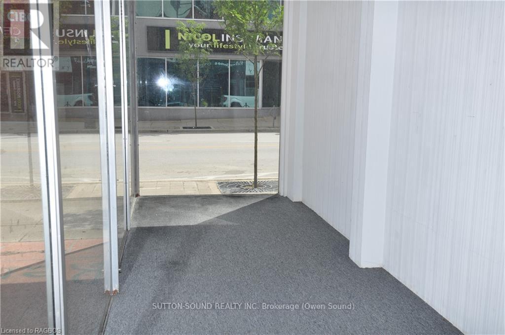 992 2nd Avenue E Property Photo 3