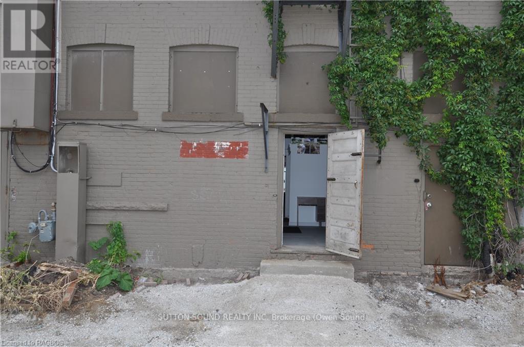 992 2nd Avenue E Property Photo 5