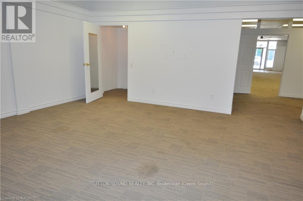 992 2nd Avenue E Property Photo 8