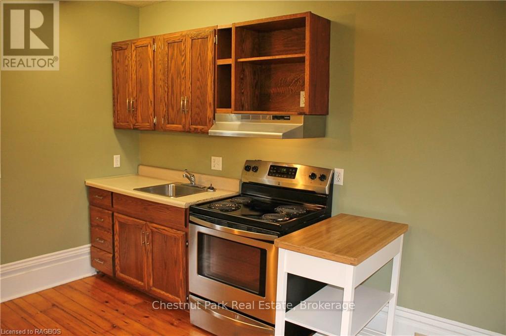 319 Berford Street Property Photo 9