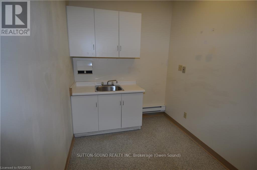 202a - 945 3rd Avenue E Property Photo 9