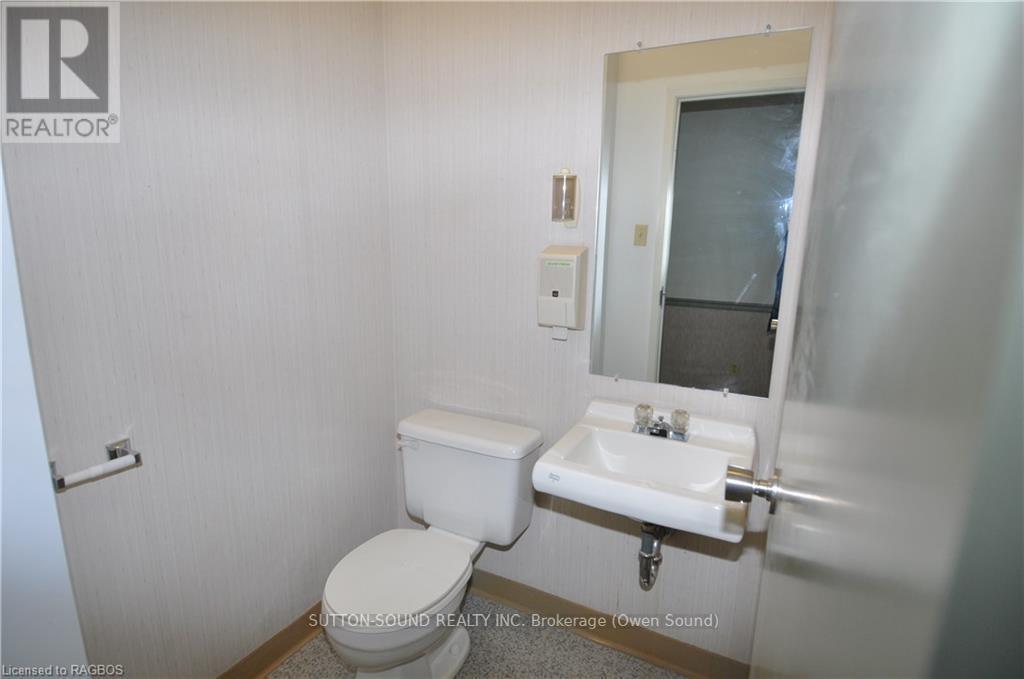 202a - 945 3rd Avenue E Property Photo 11