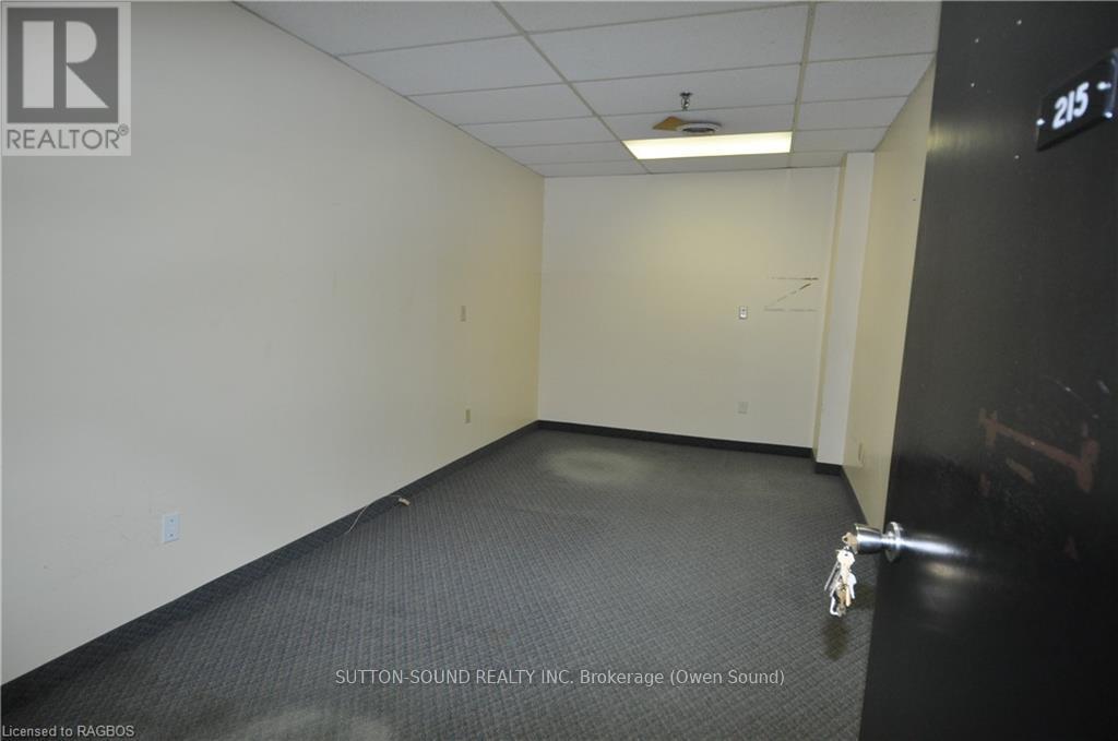 215 - 945 3rd Avenue E Property Photo 2