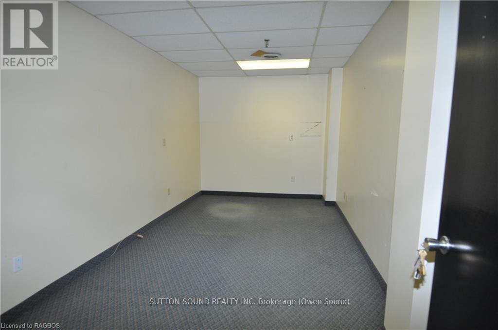 215 - 945 3rd Avenue E Property Photo 3