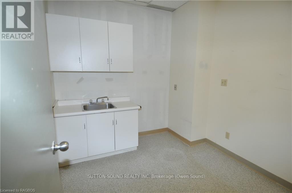 226 - 945 3rd Avenue E Property Photo 6