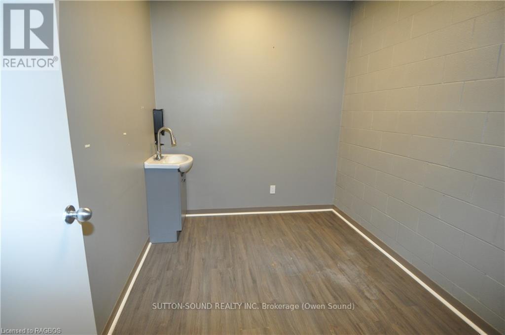 4c - 945 3rd Avenue E Property Photo 3