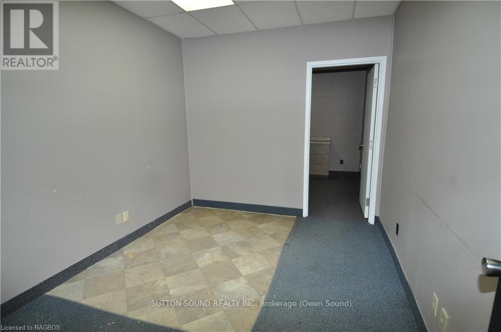 18a - 945 3rd Avenue E Property Photo 2