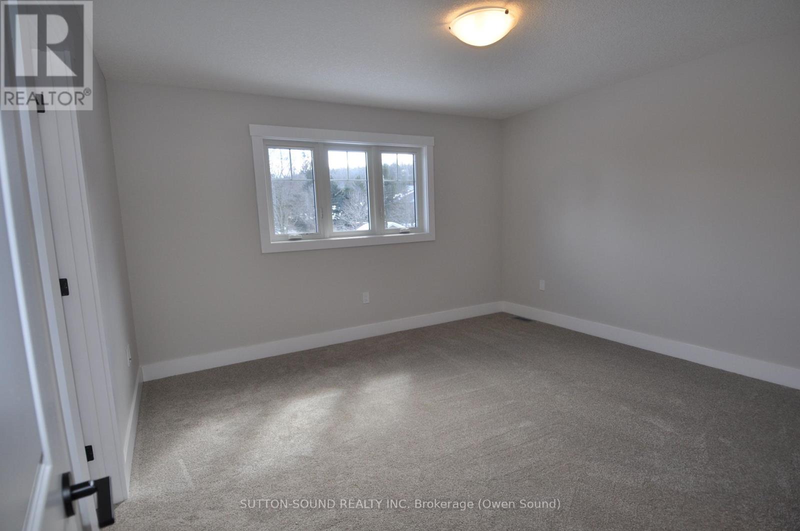 622 8th Street W Property Photo 8