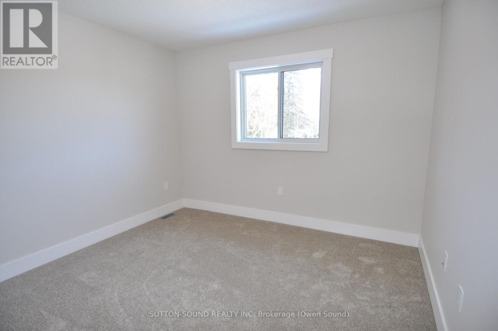 622 8th Street W Property Photo 14