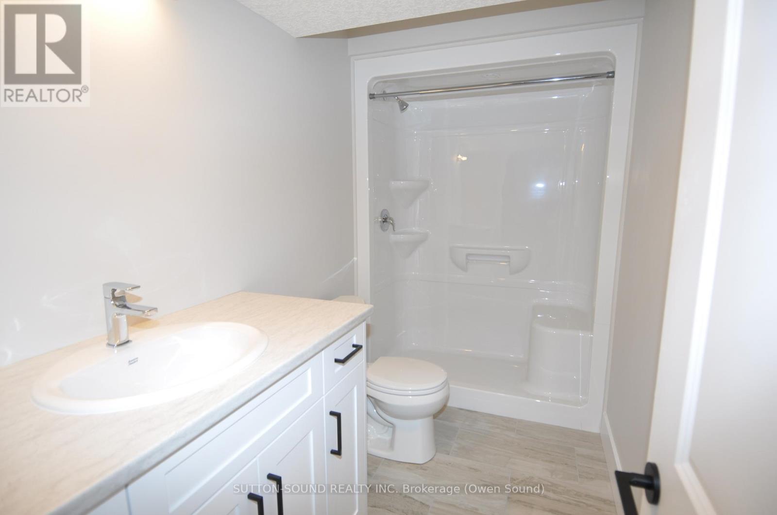 622 8th Street W Property Photo 16