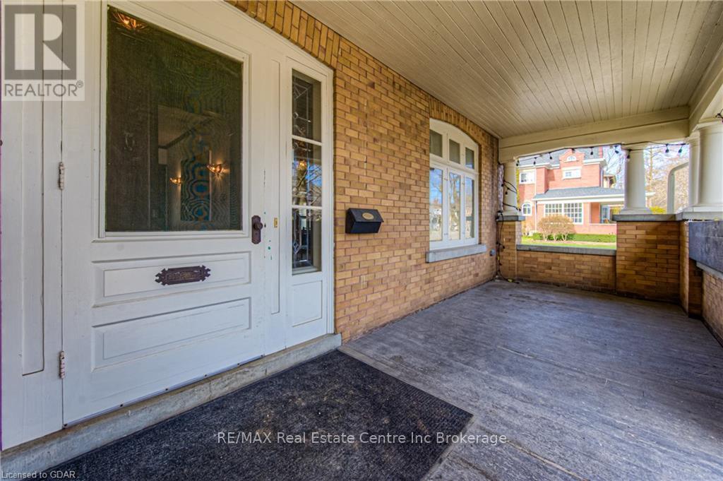 390 Main Street W Property Photo 2