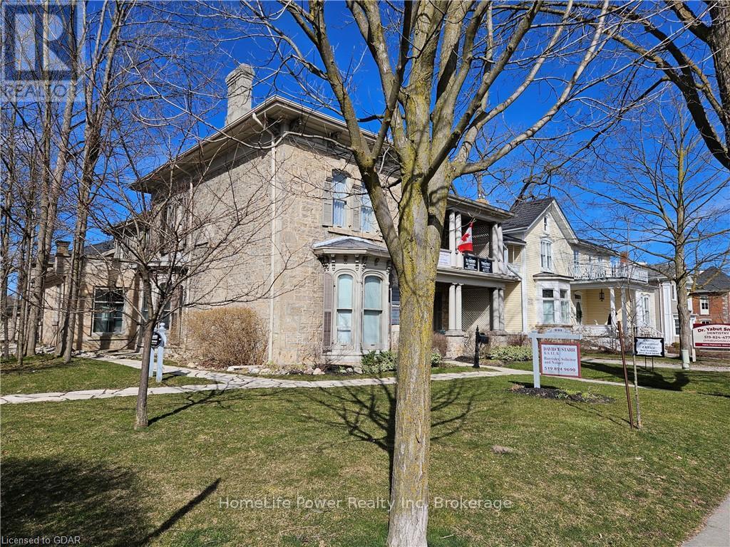 221 Woolwich Street Property Photo 2