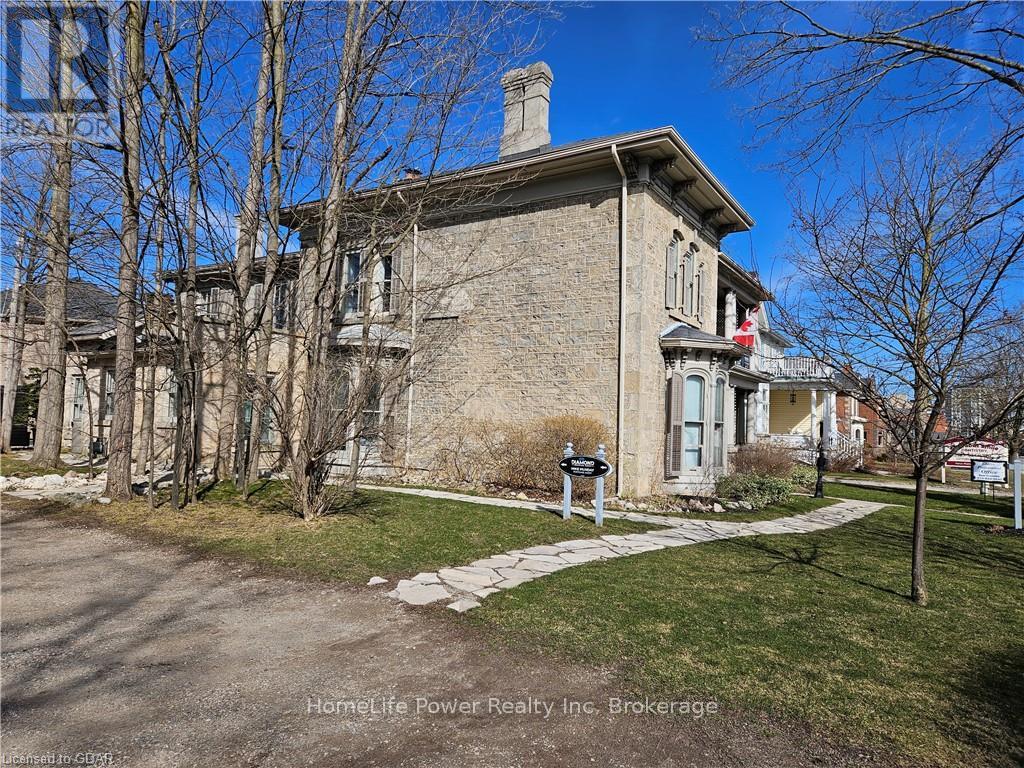 221 Woolwich Street Property Photo 3