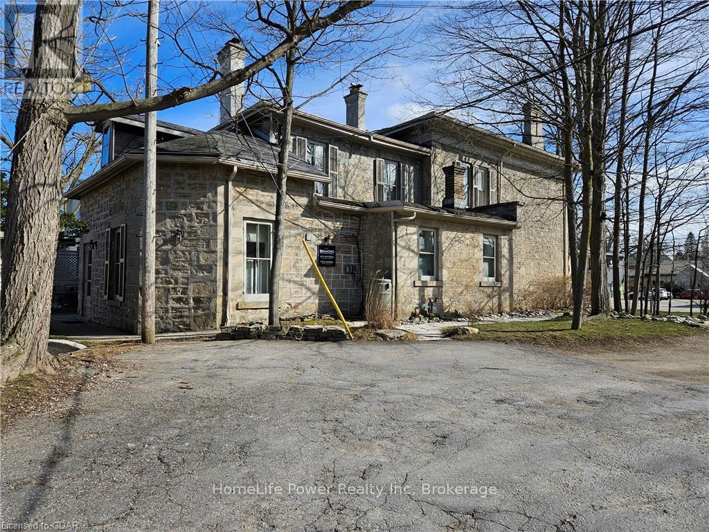 221 Woolwich Street Property Photo 7