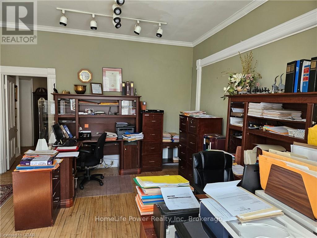 221 Woolwich Street Property Photo 17