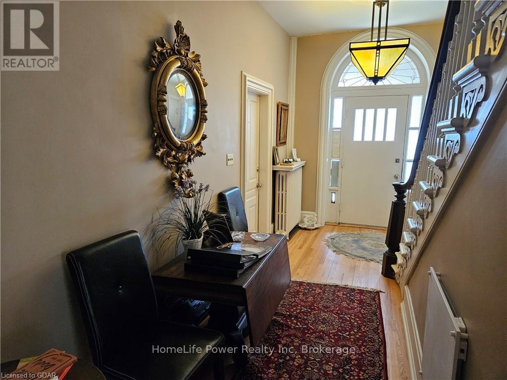 221 Woolwich Street Property Photo 19
