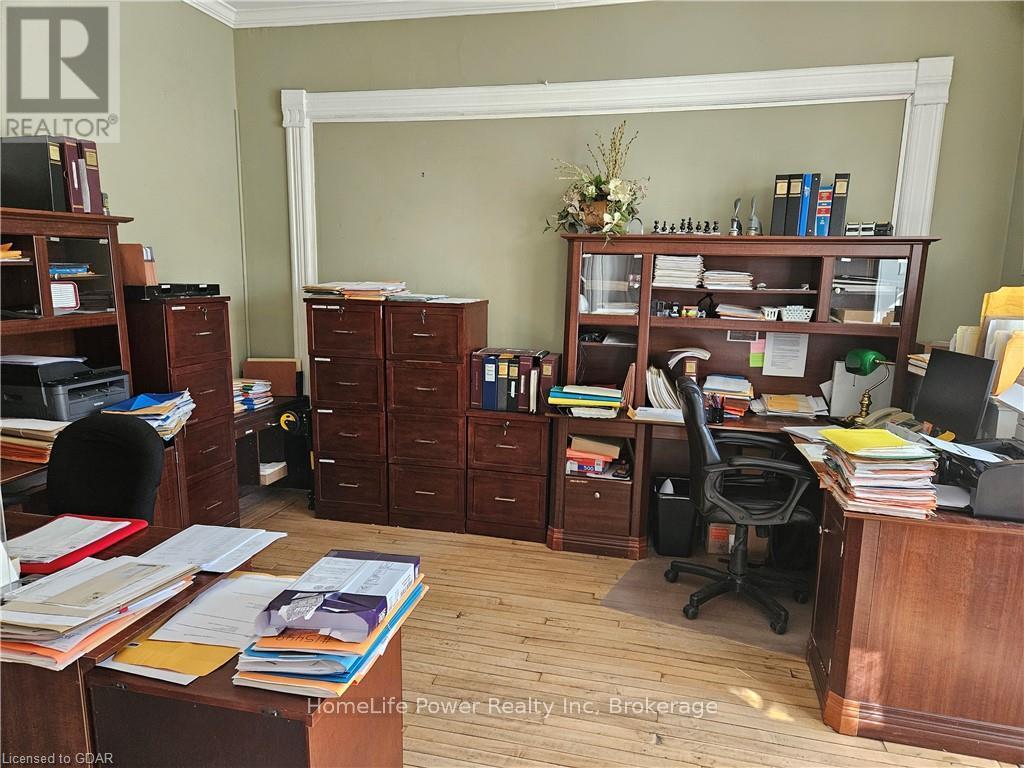 221 Woolwich Street Property Photo 23