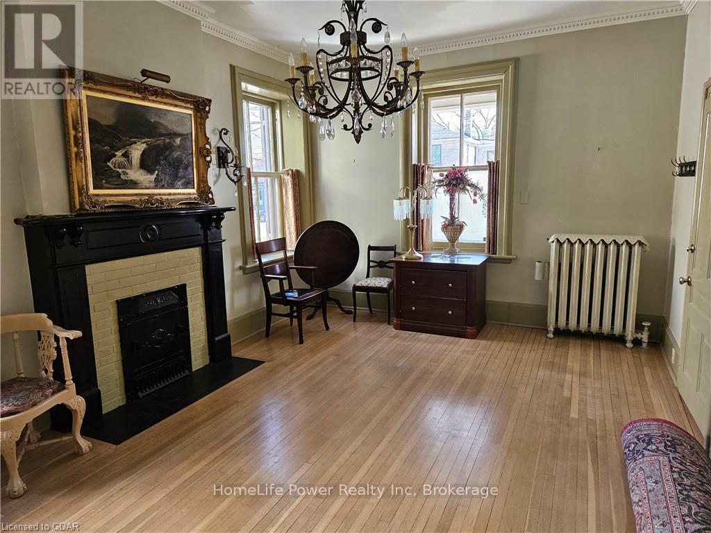 221 Woolwich Street Property Photo 25