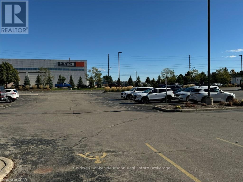 B9 - 221 Woodlawn Road W Property Photo 24