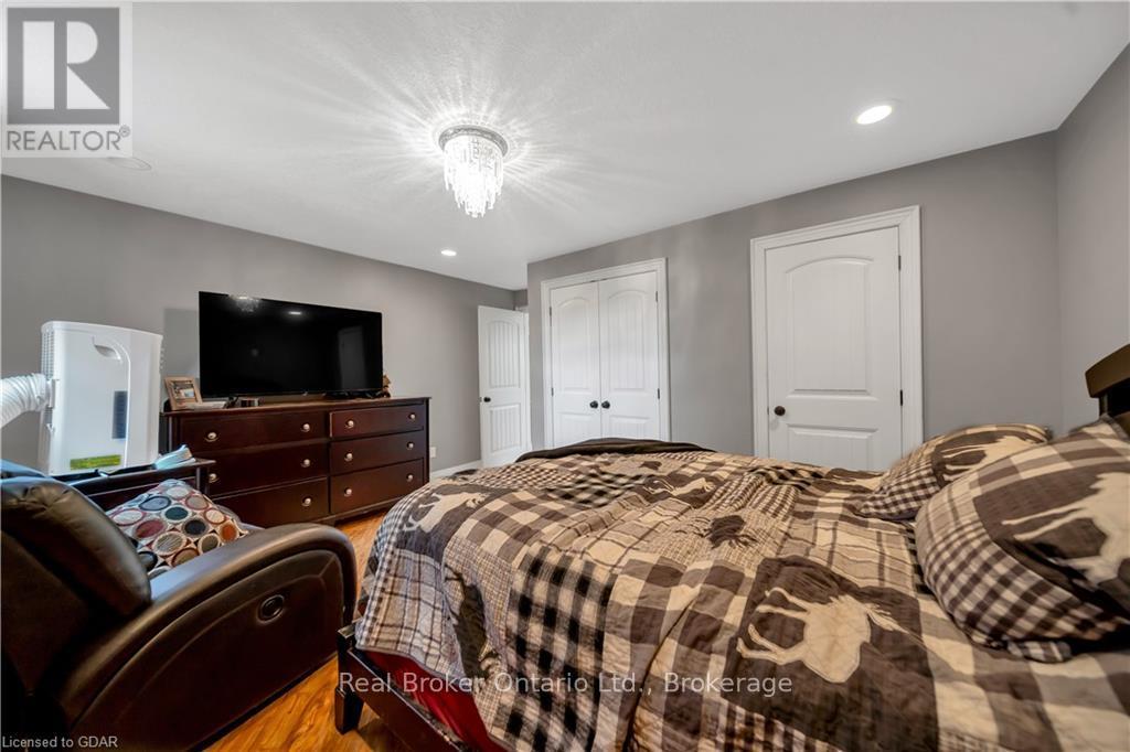 546 8 Property Photo 40