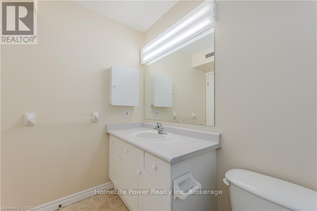 506 - 20 St George Street Property Photo 16