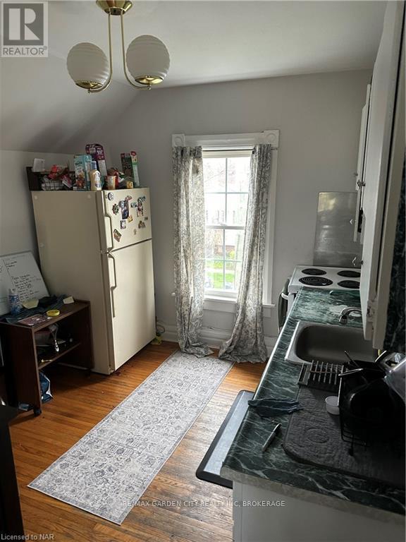 103 Welland Avenue Property Photo 7
