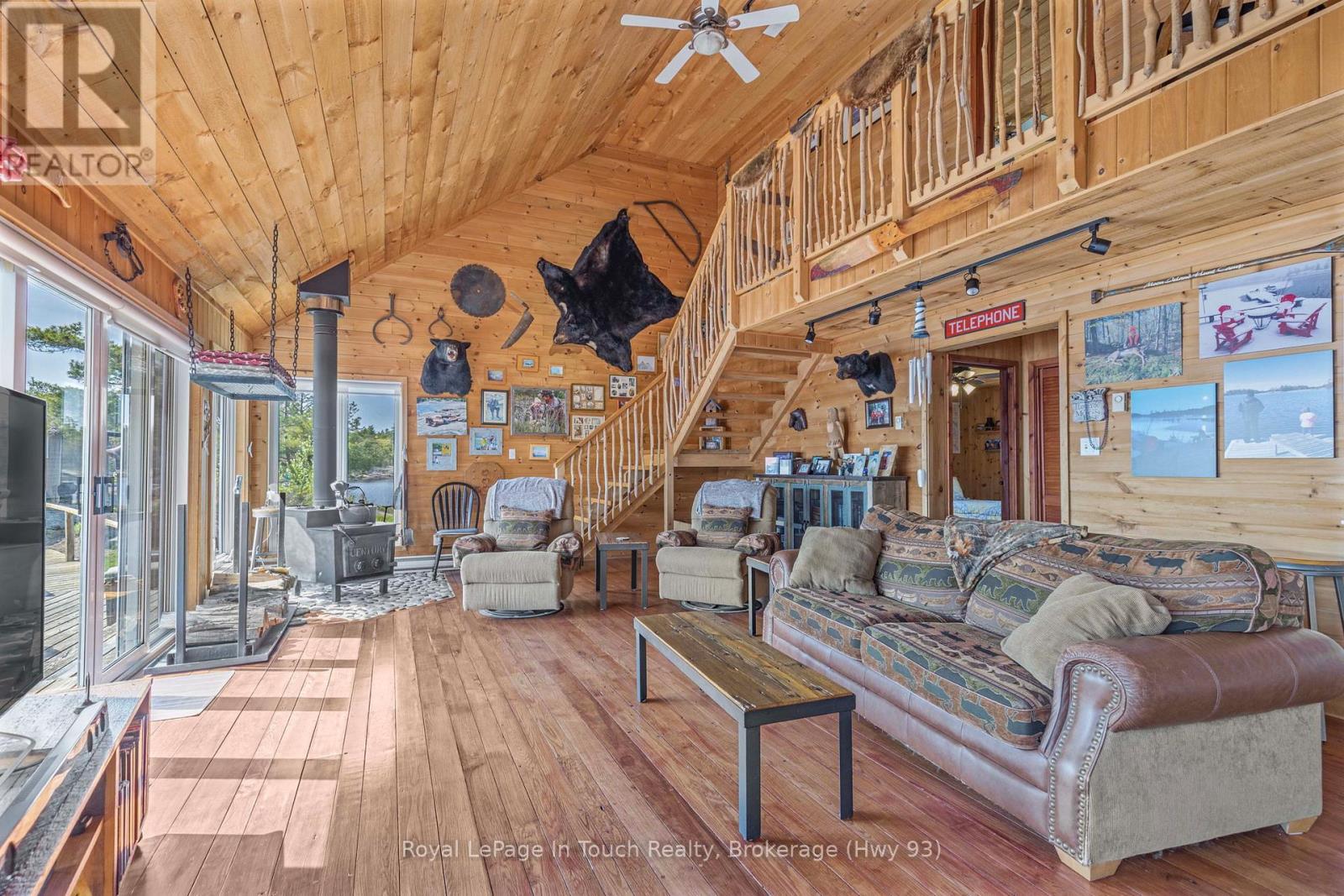 B55-19 Moon Island Property Photo 8