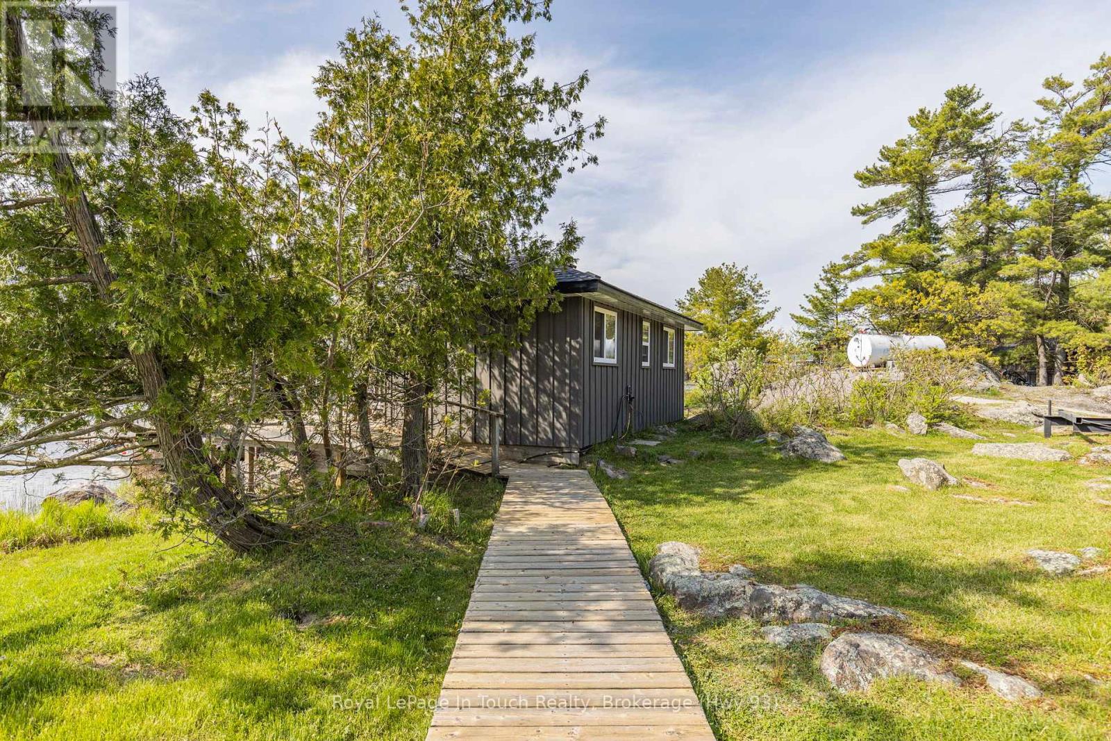 B55-19 Moon Island Property Photo 15