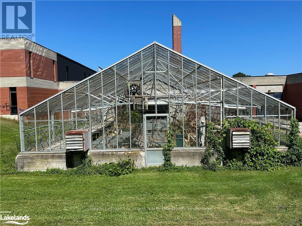 2 - 279 St. Vincent Street Property Photo 4