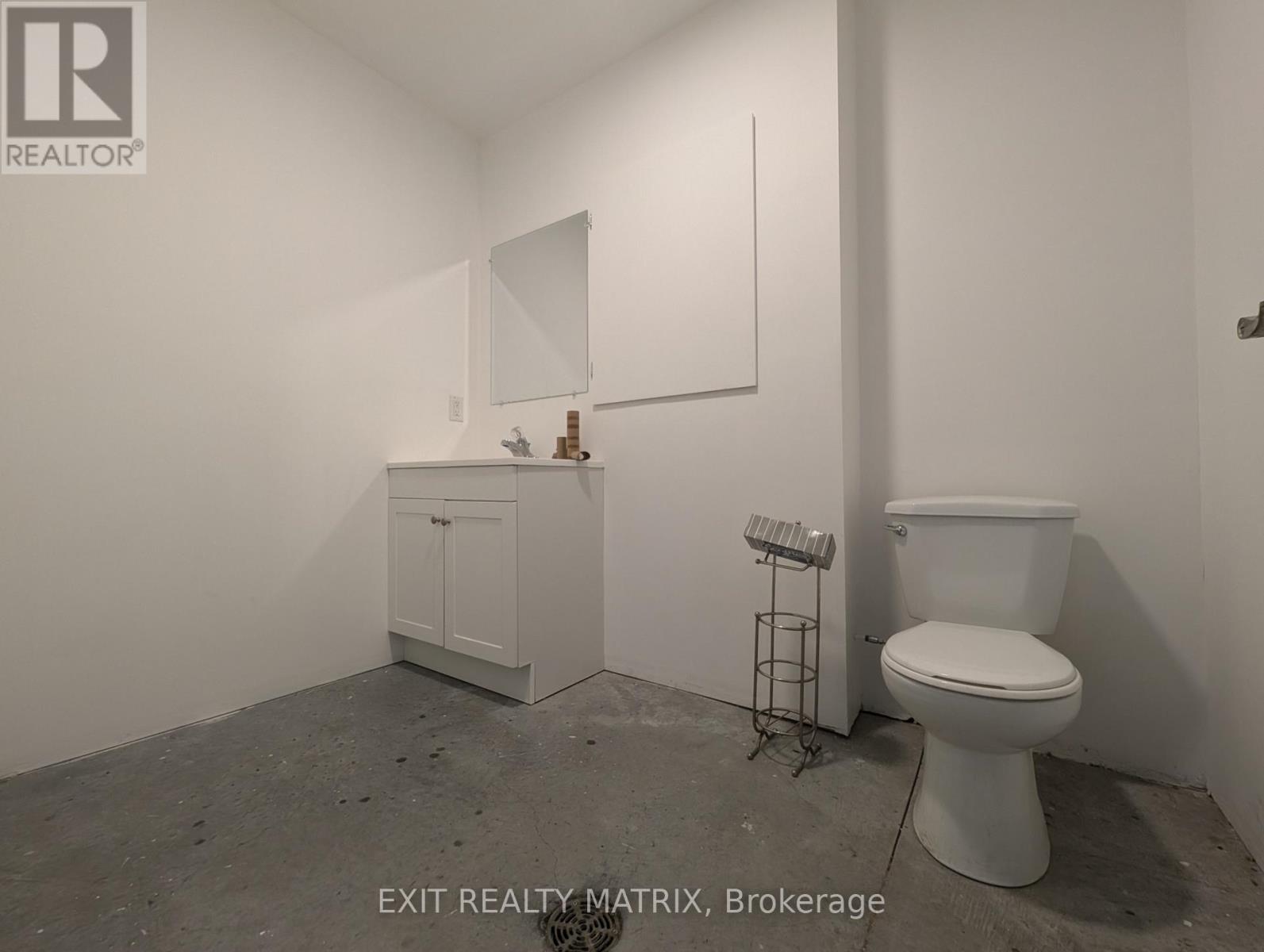 B - 64 Racine Street Property Photo 8