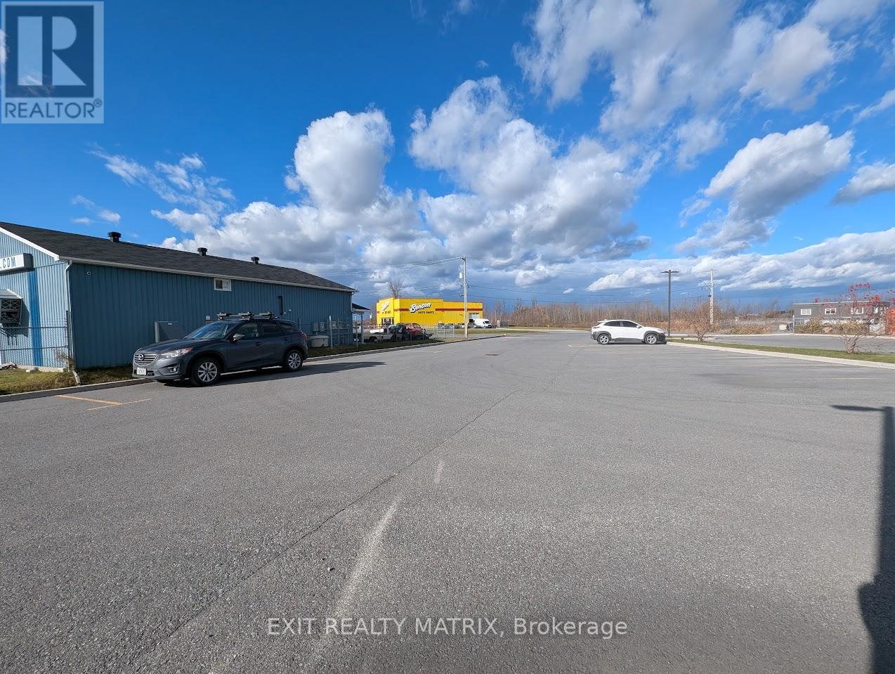 B - 64 Racine Street Property Photo 11